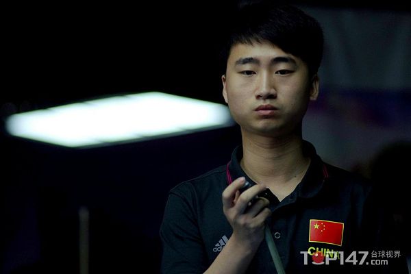 攻或一味防 攻或一味防